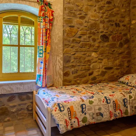 Moulin St Pierre Bord De Riviere Holiday home *